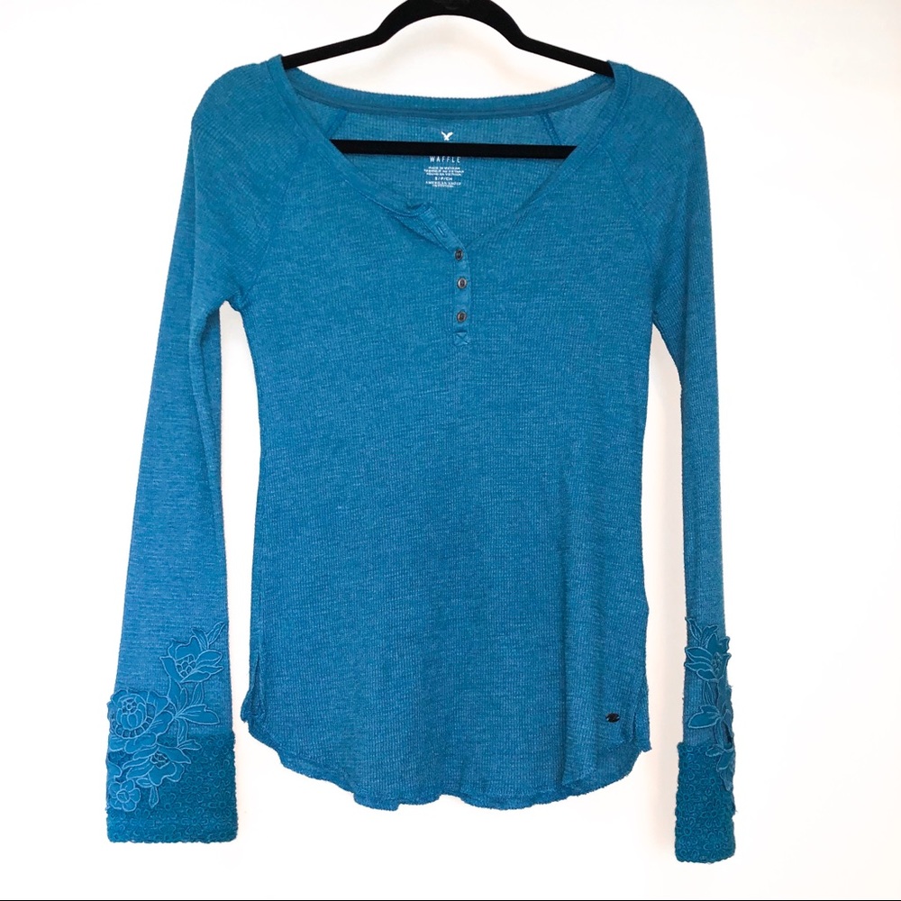 American Eagle Waffle Knit Lace Cuff Top